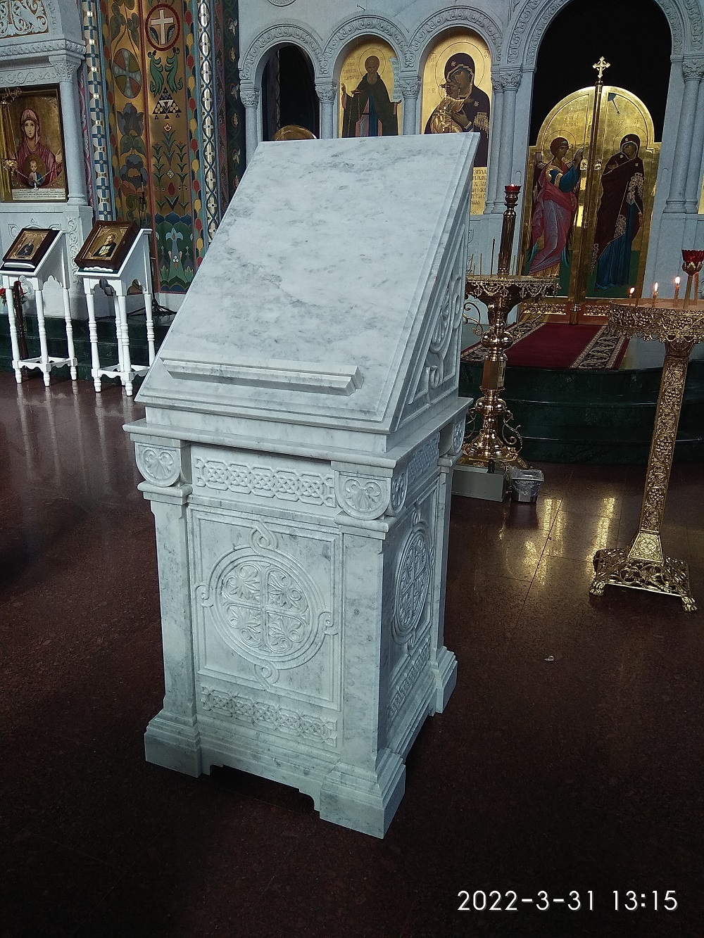 Аналой из белого мрамора для Строгановской церкви Смоленской иконы Божьей Матери