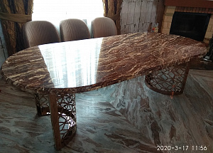 Эксклюзивный дизайнерский стол из оникса